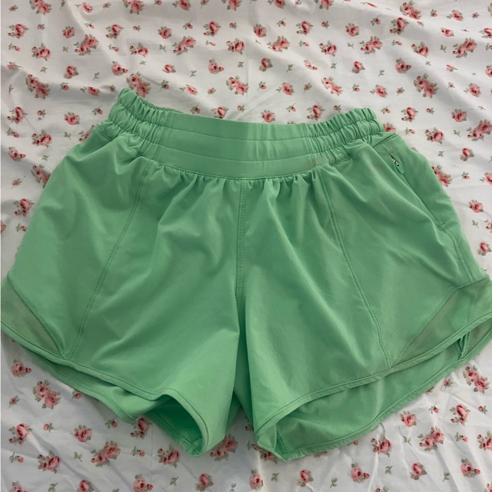 Lululemon Hotty hots size 4